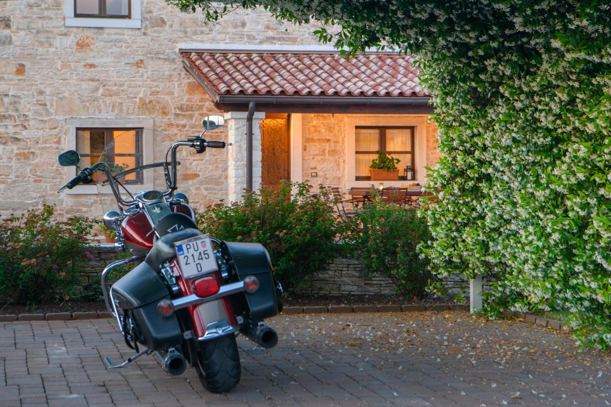 Villa Gina Valtura Екстериор снимка